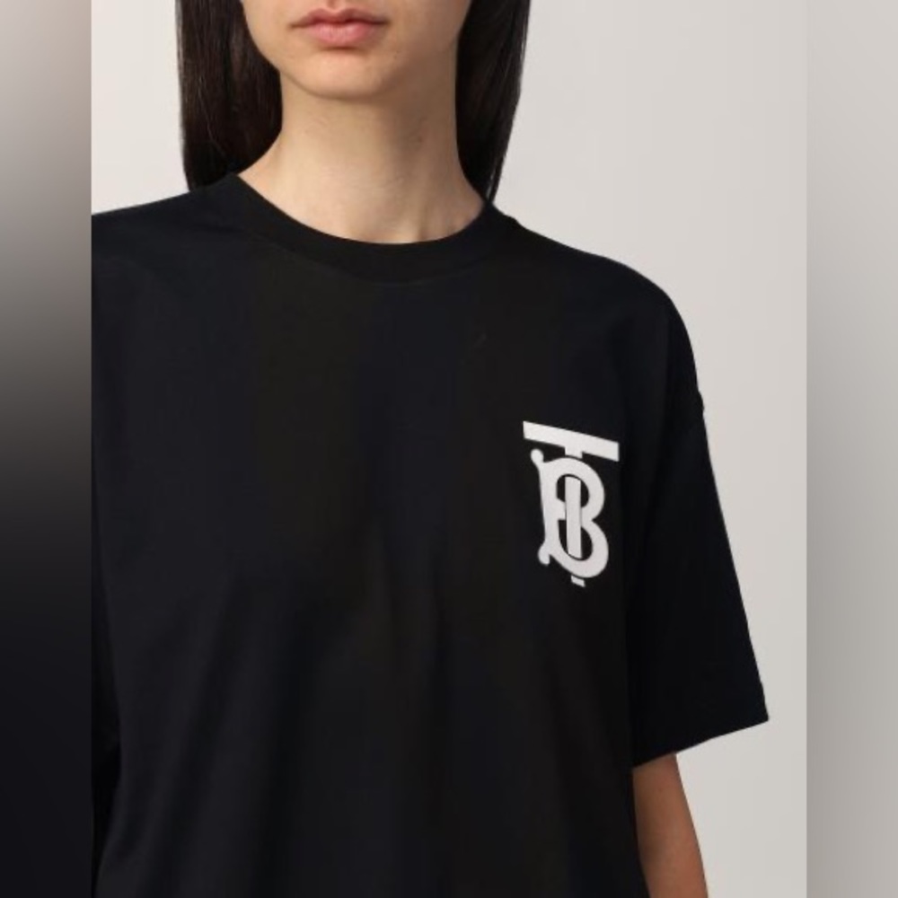 EUC Men’s Medium/Women’s Large Burberry Emerson Oversized Tee With TB Monogram - Picture 4 of 12